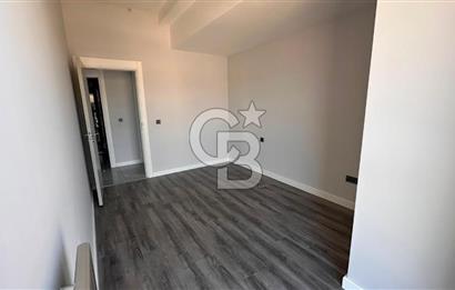 İzka Portta Deniz Manzaralı Lüks 3+1 Satılık Daire