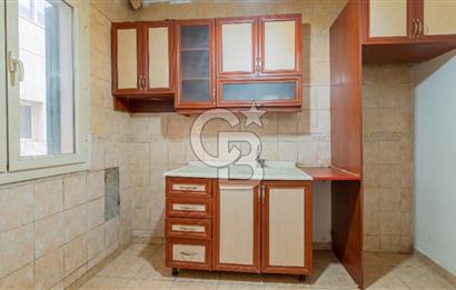ÇİĞLİ MERKEZİ KONUMDA SATILIK ZEMİN KAT 2+1 DAİRE