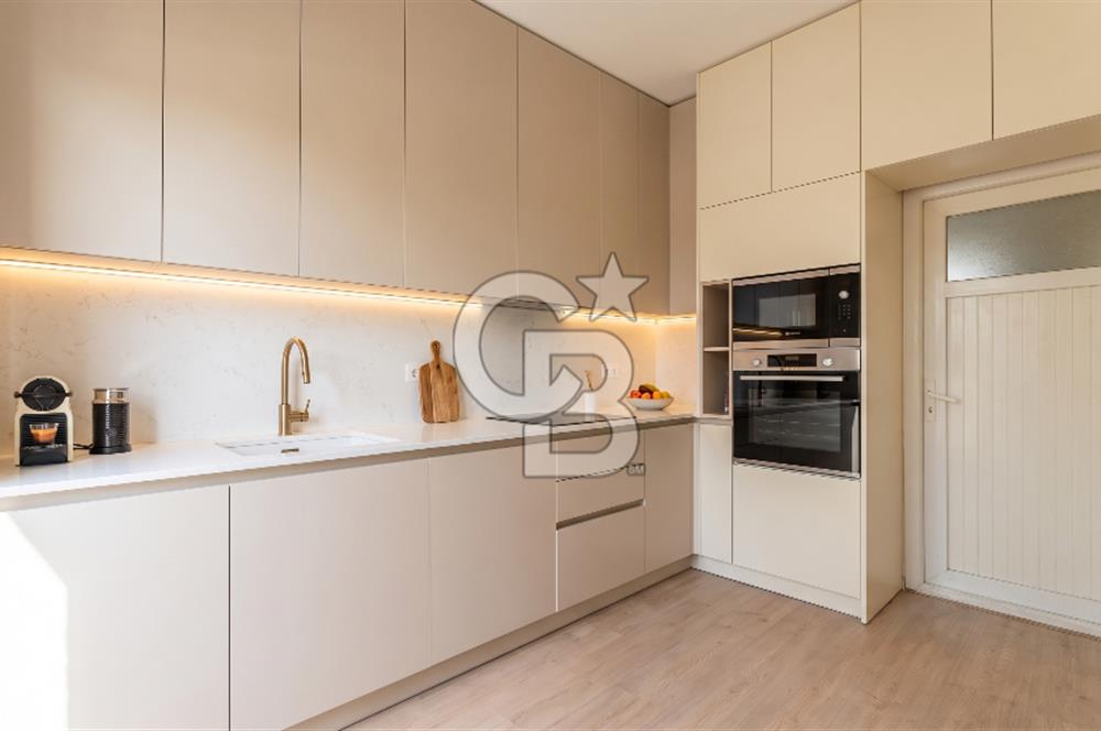 ÇİĞLİ MERKEZİ KONUMDA SATILIK ZEMİN KAT 2+1 DAİRE