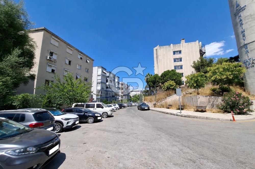 Göztepe Sahile Yürüme Mesafesinde Satılık 3+1 Daire