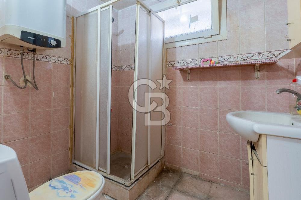 ÇİĞLİ MERKEZİ KONUMDA SATILIK ZEMİN KAT 2+1 DAİRE