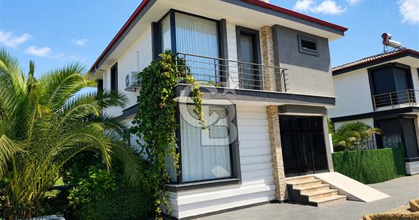 Edremit'de Paşahan Konakları'nda 5+1 Bahçeli Müstakil Villa - 360201