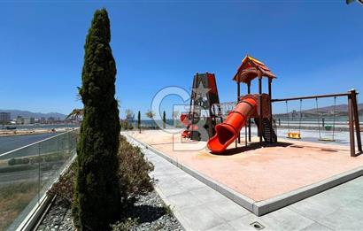 İzka Portta Deniz Manzaralı Lüks 3+1 Satılık Daire