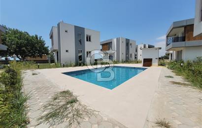 YUMURTALIK DENİZE SIFIR HAVUZLU SİTEDE 3+1 OTURUMA HAZIR VİLLA