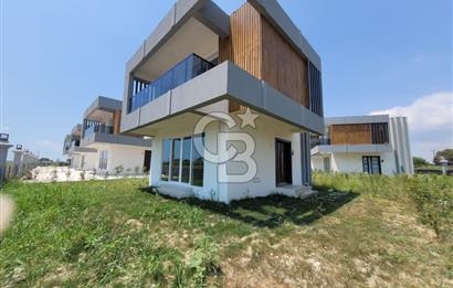 YUMURTALIK DENİZE SIFIR HAVUZLU SİTEDE 3+1 OTURUMA HAZIR VİLLA