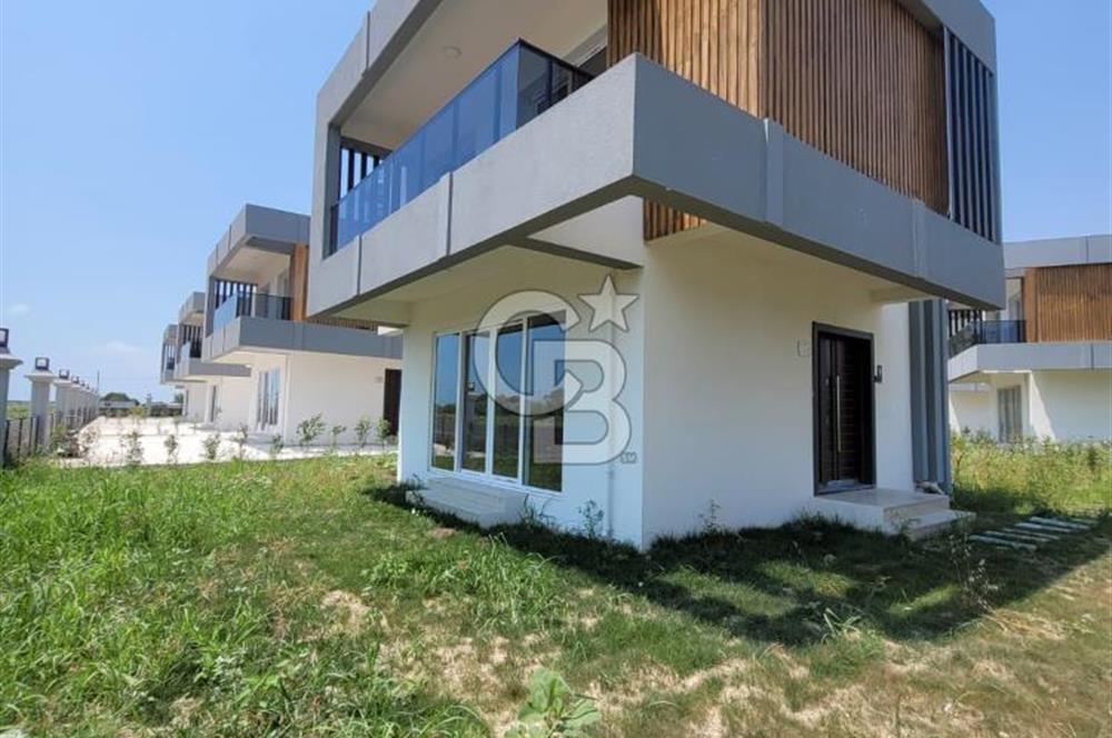 YUMURTALIK DENİZE SIFIR HAVUZLU SİTEDE 3+1 OTURUMA HAZIR VİLLA
