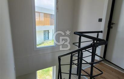 YUMURTALIK DENİZE SIFIR HAVUZLU SİTEDE 3+1 OTURUMA HAZIR VİLLA