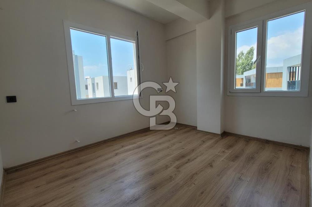 YUMURTALIK DENİZE SIFIR HAVUZLU SİTEDE 3+1 OTURUMA HAZIR VİLLA