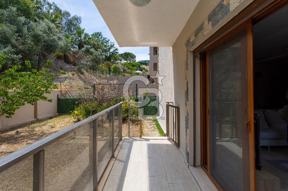 Foça Fatih Mahallesi Satılık 4+2 Deniz Manzaralı Tripleks Villa