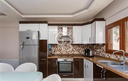 Foça Fatih Mahallesi Satılık 4+2 Deniz Manzaralı Tripleks Villa