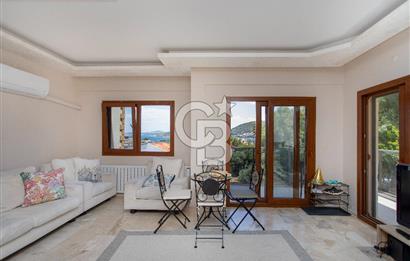 Foça Fatih Mahallesi Satılık 4+2 Deniz Manzaralı Tripleks Villa