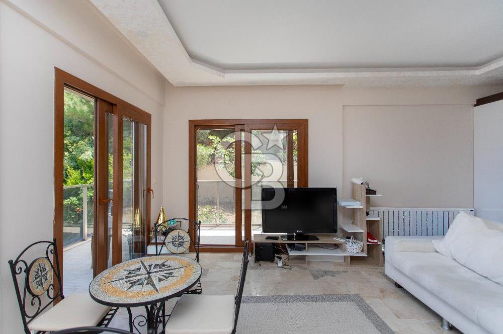 Foça Fatih Mahallesi Satılık 4+2 Deniz Manzaralı Tripleks Villa