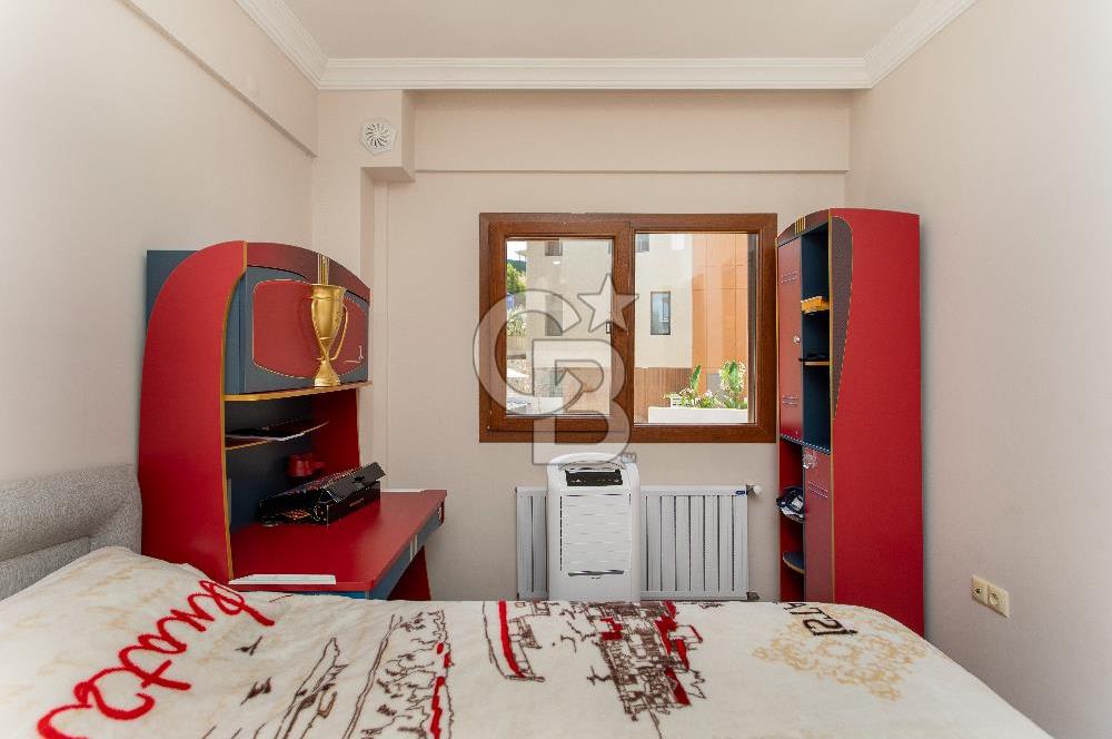 Foça Fatih Mahallesi Satılık 4+2 Deniz Manzaralı Tripleks Villa