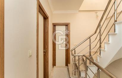 Foça Fatih Mahallesi Satılık 4+2 Deniz Manzaralı Tripleks Villa