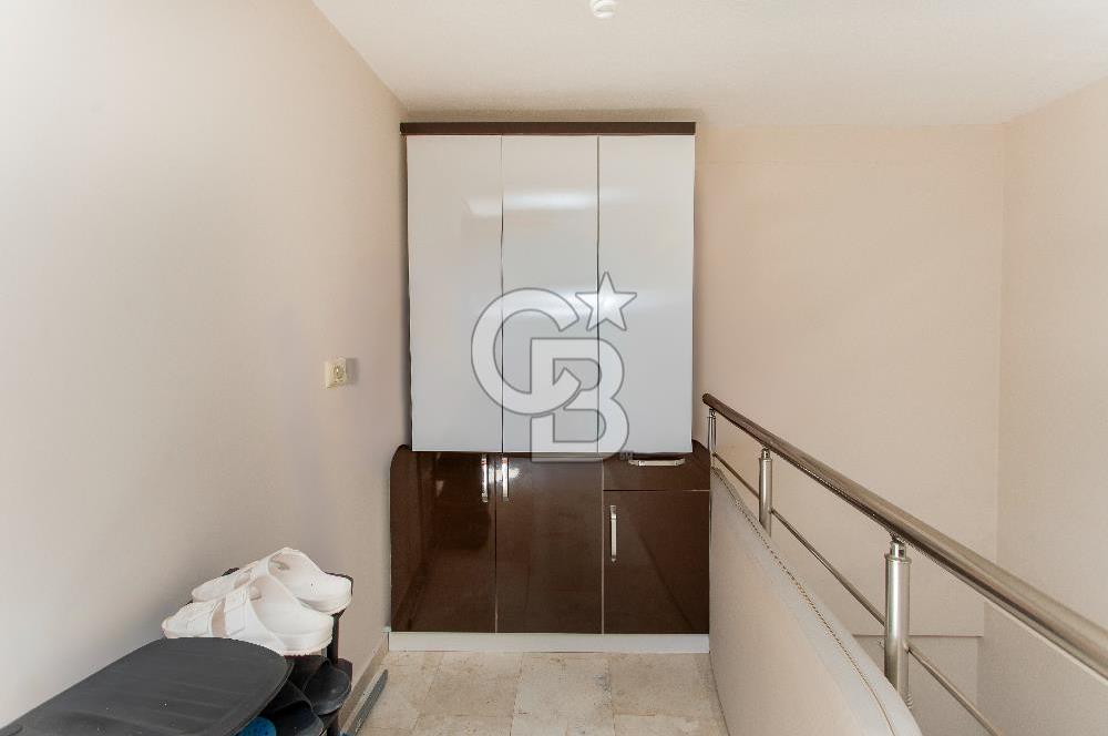 Foça Fatih Mahallesi Satılık 4+2 Deniz Manzaralı Tripleks Villa