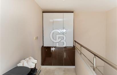 Foça Fatih Mahallesi Satılık 4+2 Deniz Manzaralı Tripleks Villa