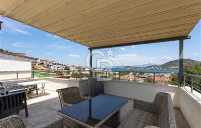 Foça Fatih Mahallesi Satılık 4+2 Deniz Manzaralı Tripleks Villa