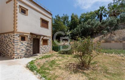 Foça Fatih Mahallesi Satılık 4+2 Deniz Manzaralı Tripleks Villa