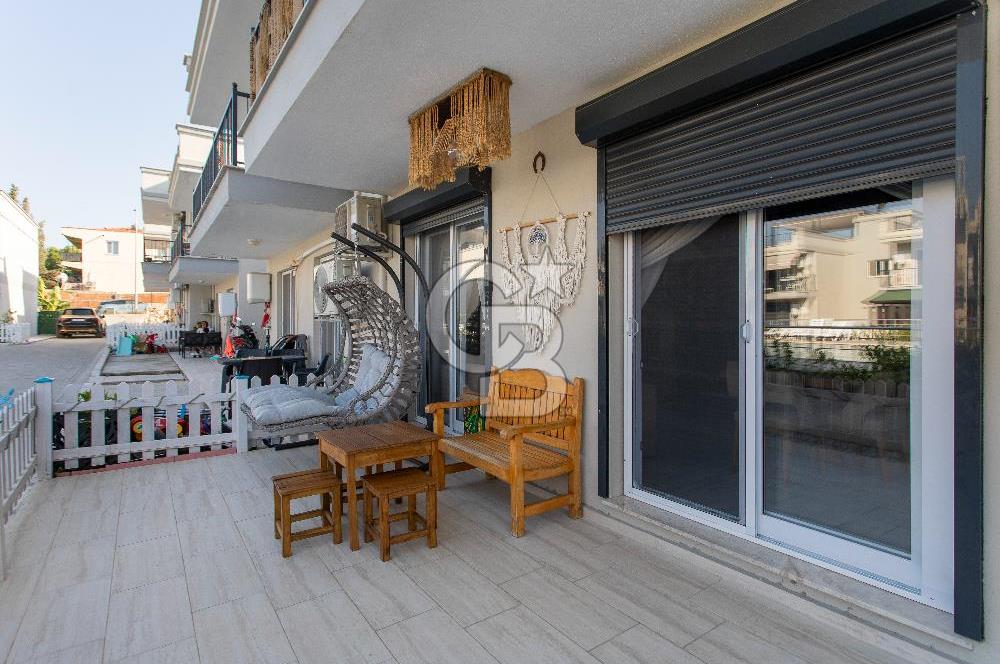 Foça Yenibağarası Havuzlu Site de Satılık 5+1 Dubleks