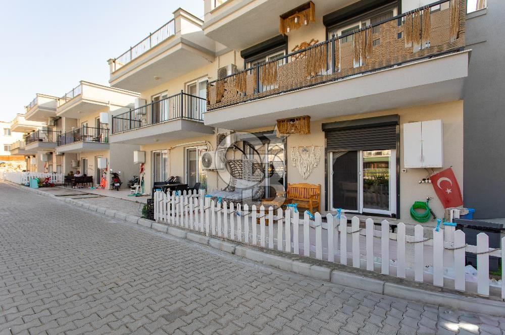 Foça Yenibağarası Havuzlu Site de Satılık 5+1 Dubleks