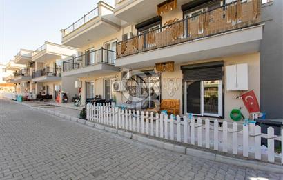 Foça Yenibağarası Havuzlu Site de Satılık 5+1 Dubleks