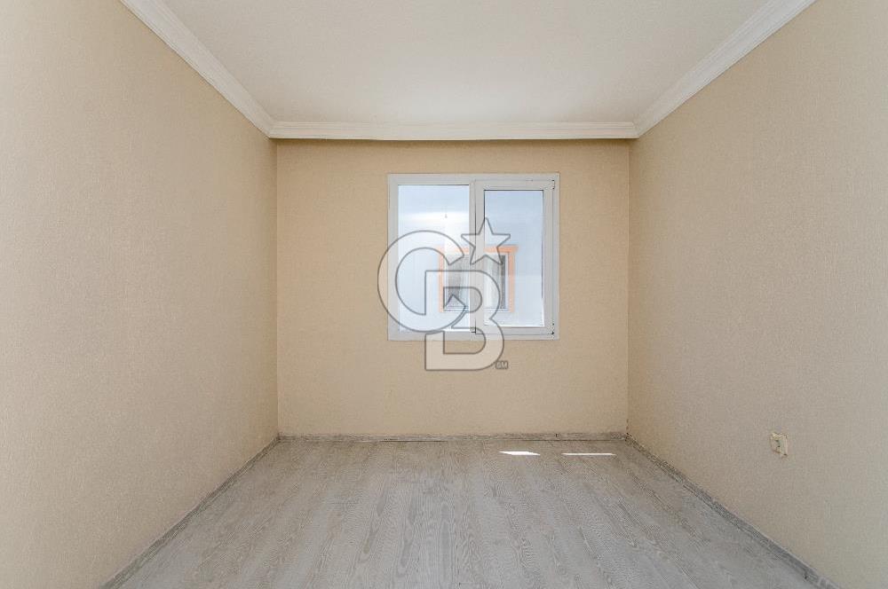 Foça Bağarası Hacıveli Mah. Satılık 2+1 Bahçe Katı Daire