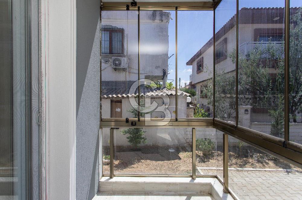 Foça Bağarası Hacıveli Mah. Satılık 2+1 Bahçe Katı Daire