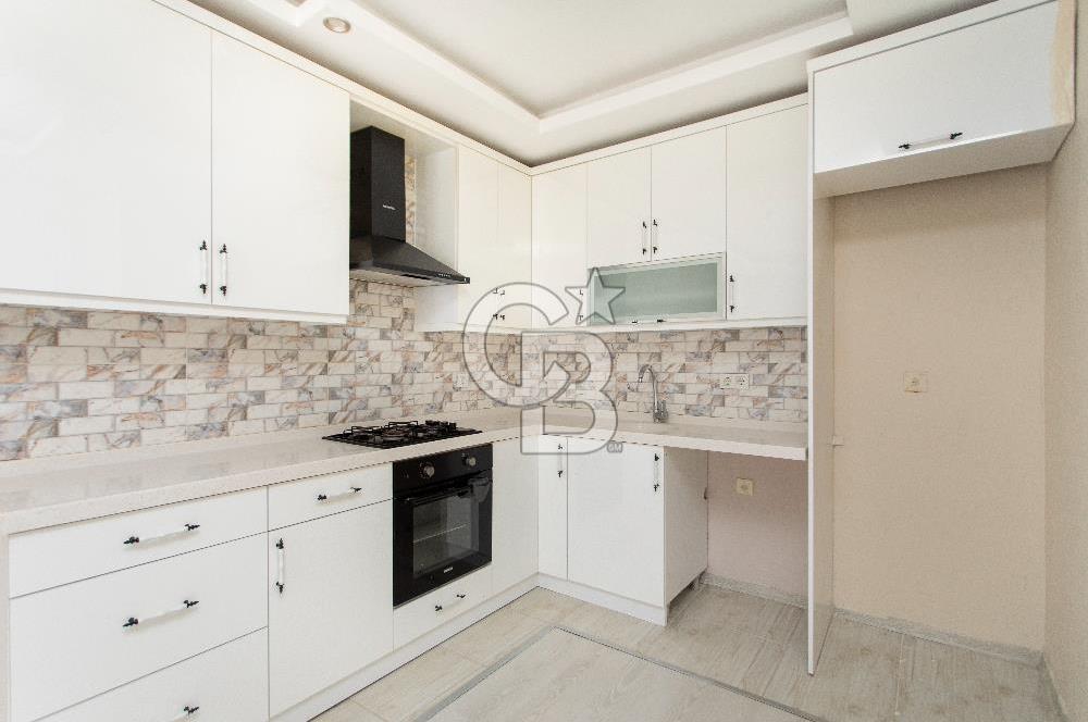 Foça Bağarası Hacıveli Mah. Satılık 2+1 Bahçe Katı Daire