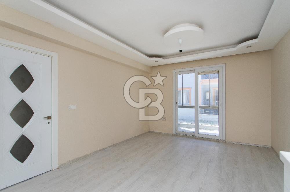 Foça Bağarası Hacıveli Mah. Satılık 2+1 Bahçe Katı Daire
