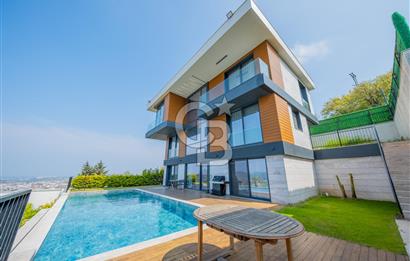 GÜZELBAHÇE'DE DENİZ MANZARALI 4+2 MÜSTAKİL SATILIK LÜKS VİLLA