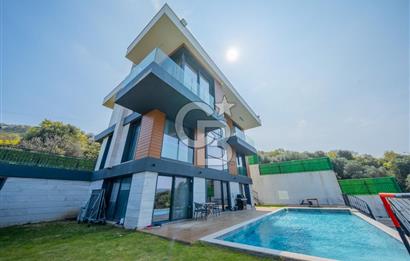 GÜZELBAHÇE'DE DENİZ MANZARALI 4+2 MÜSTAKİL SATILIK LÜKS VİLLA