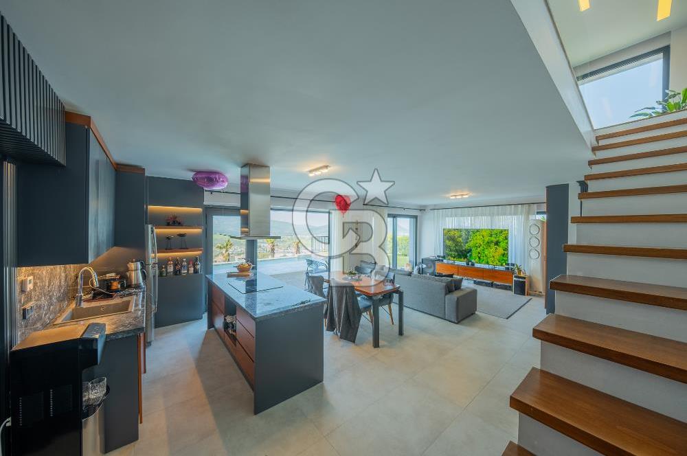 GÜZELBAHÇE'DE DENİZ MANZARALI 4+2 MÜSTAKİL SATILIK LÜKS VİLLA