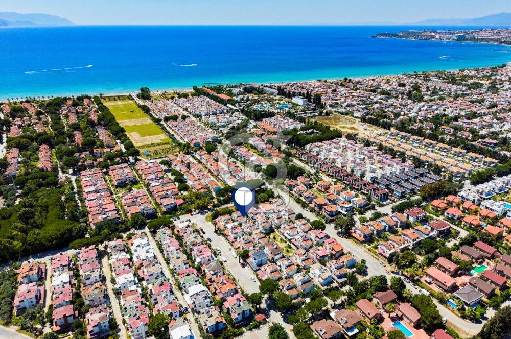 Kuşadası Karaovada Denize Yakın Satılık 4+1 Geniş Tripleks Villa
