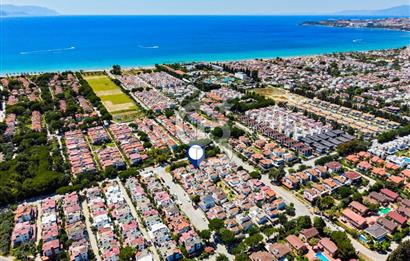 Kuşadası Karaovada Denize Yakın Satılık 4+1 Geniş Tripleks Villa