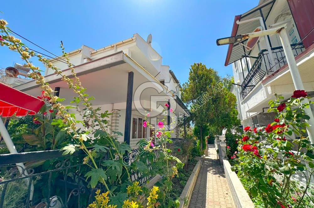 Kuşadası Karaovada Denize Yakın Satılık 4+1 Geniş Tripleks Villa