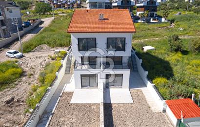 Çandarlı'da Deniz Manzaralı, Sıfır 4+1 Villa