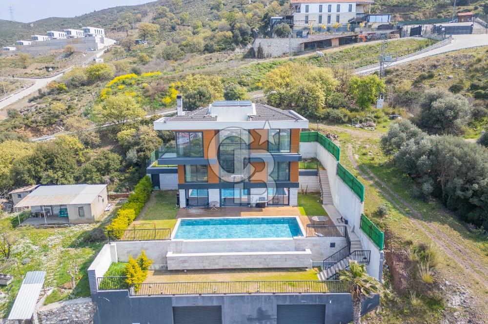 GÜZELBAHÇE'DE DENİZ MANZARALI 4+2 MÜSTAKİL SATILIK LÜKS VİLLA