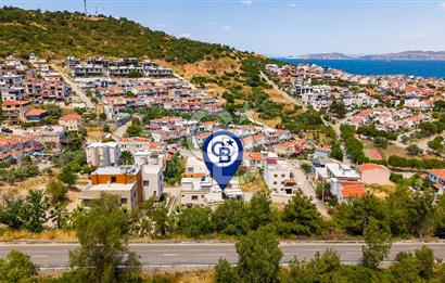 Foça Fatih Mahallesi Satılık 4+2 Deniz Manzaralı Tripleks Villa