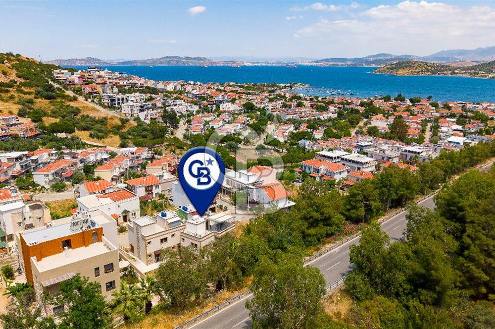 Foça Fatih Mahallesi Satılık 4+2 Deniz Manzaralı Tripleks Villa