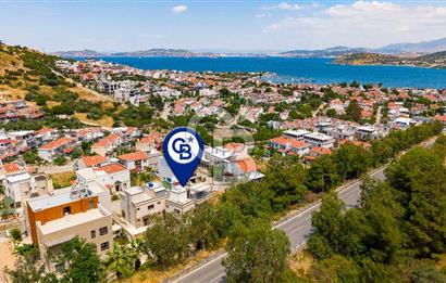 Foça Fatih Mahallesi Satılık 4+2 Deniz Manzaralı Tripleks Villa