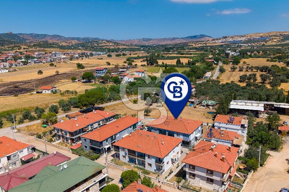 Foça Bağarası Hacıveli Mah. Satılık 2+1 Bahçe Katı Daire