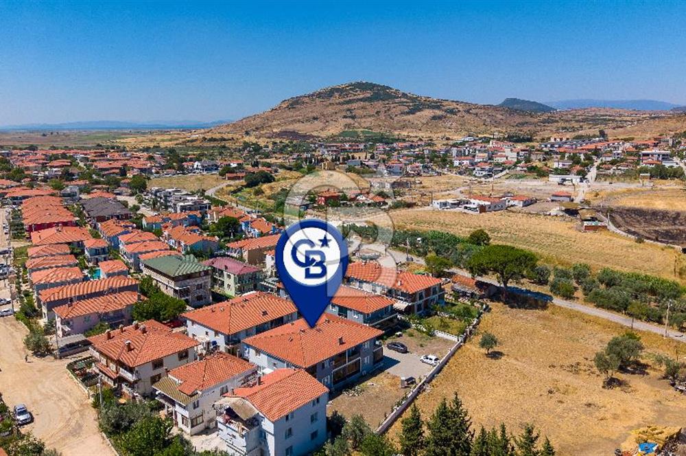 Foça Bağarası Hacıveli Mah. Satılık 2+1 Bahçe Katı Daire