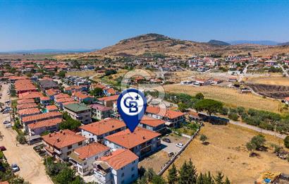 Foça Bağarası Hacıveli Mah. Satılık 2+1 Bahçe Katı Daire