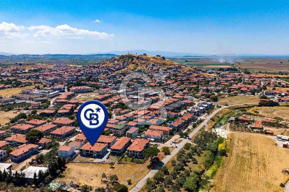 Foça Bağarası Hacıveli Mah. Satılık 2+1 Bahçe Katı Daire