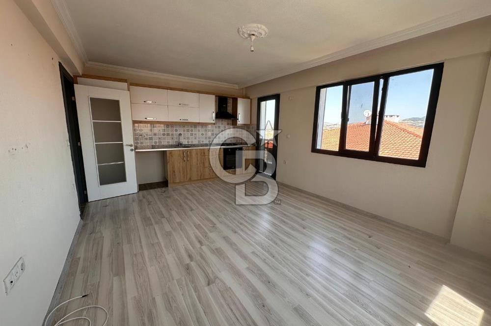 Foça Kazım Dirik Mah. Kiralık 2+1 Açık Mutfak Daire