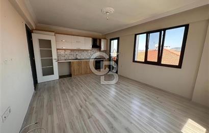 Foça Kazım Dirik Mah. Kiralık 2+1 Açık Mutfak Daire