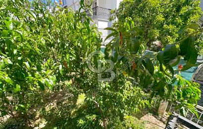 Kuşadası Karaovada Denize Yakın Satılık 4+1 Geniş Tripleks Villa