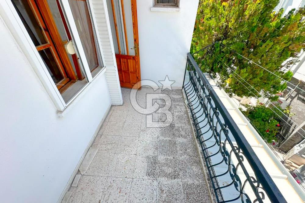 Kuşadası Karaovada Denize Yakın Satılık 4+1 Geniş Tripleks Villa