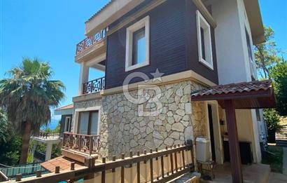 MUĞLA / GÖCEK'TE SATILIK 4 KATLI DENİZ MANZARALI VİLLA