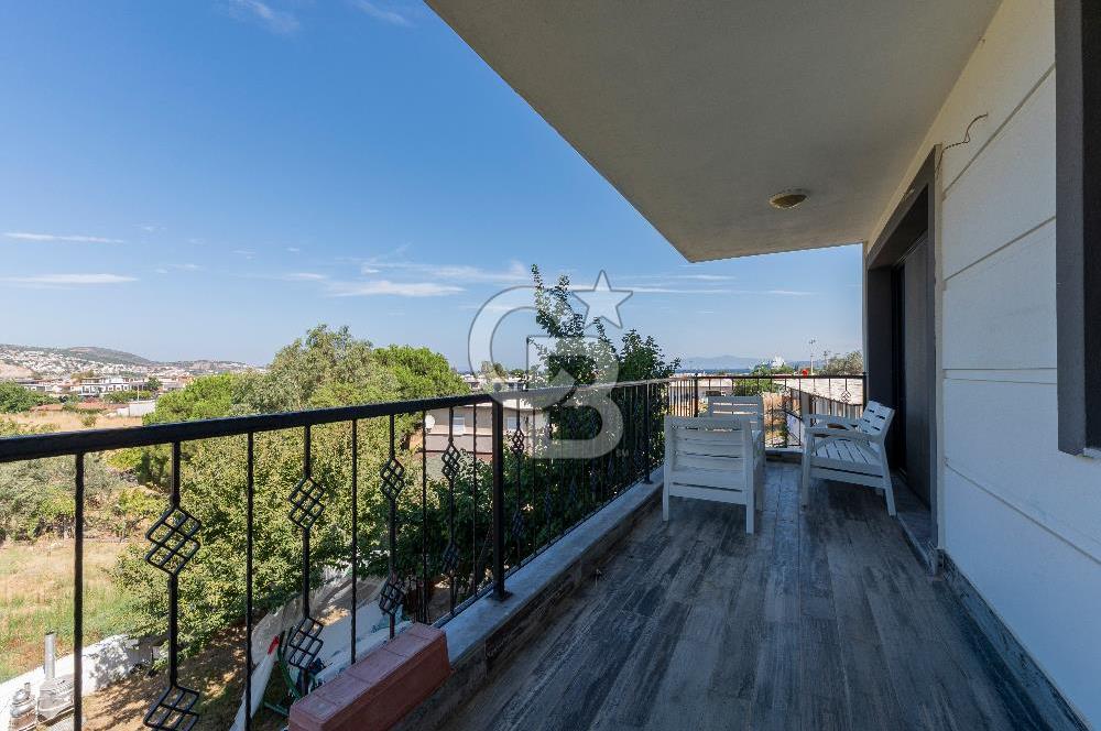 FOÇA KOZBEYLİ'DE DENİZ MANZARALI 6+2 SATILIK MÜSTAKİL VİLLA